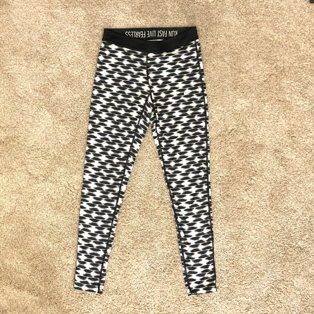 Nike Essential DriFit Stay Warm Running Tights SzS